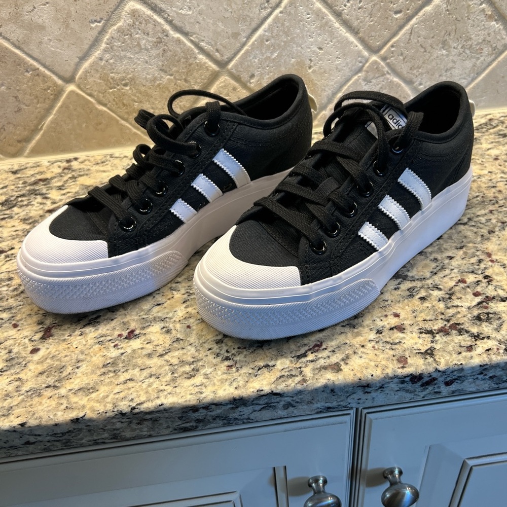 Adidas Nizza platform sneakers size 6 1/2